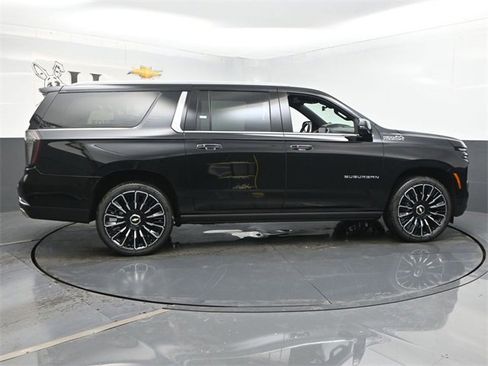 New 2026 Chevrolet Suburban High Country w/ LPO, Illumination Package image 16