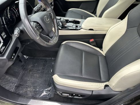 Used 2024 Lexus NX 250 FWD image 9