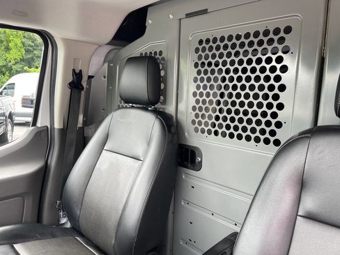 Used 2022 Ford Transit 150 Low Roof RWD image 19