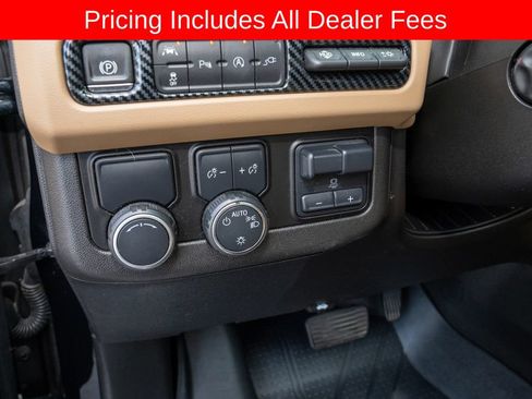 Used 2021 Chevrolet Tahoe Premier w/ Premium Package RWD image 14