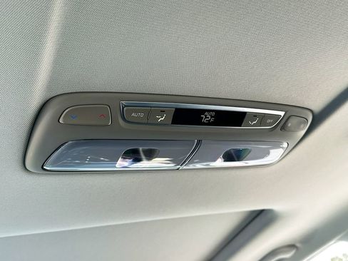 Used 2025 Kia Telluride EX w/ EX Captain's Chair Package image 27