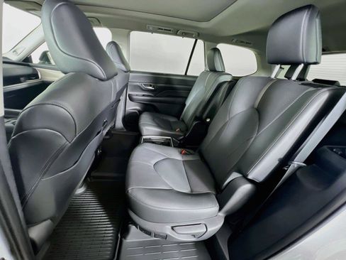Used 2024 Toyota Grand Highlander AWD image 26