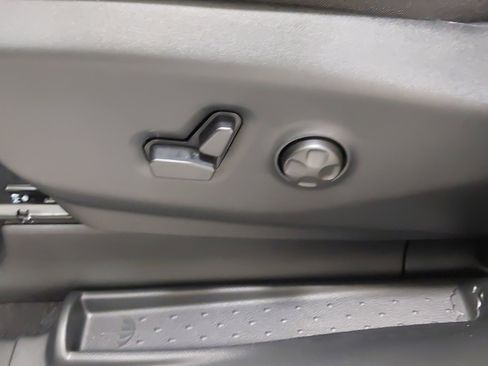 New 2026 Chrysler Pacifica Select image 37