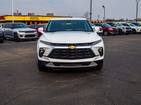Used 2023 Chevrolet Blazer LT image 2