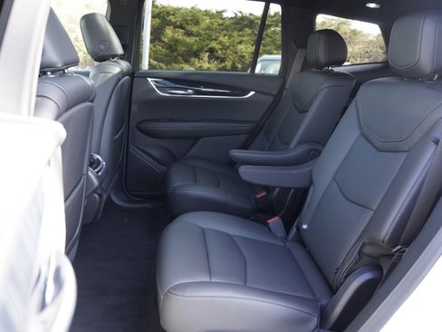 Used 2023 Cadillac XT6 Premium Luxury w/ LPO, Floor Liner Package image 25