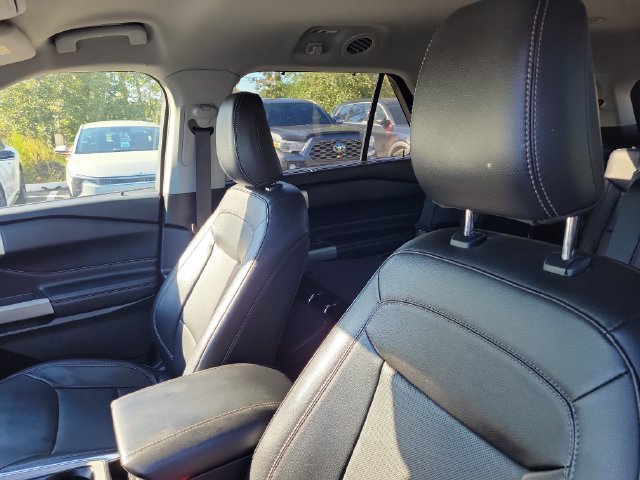 Used 2023 Ford Explorer Limited w/ Equipment Group 301A AWD/4WD image 21