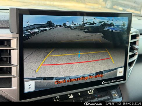 Used 2023 Toyota Tundra Limited w/ Power Package AWD/4WD image 27