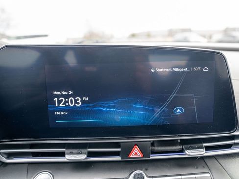 Certified 2024 Hyundai Elantra Limited image 28