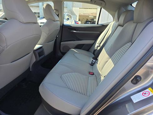 Used 2018 Toyota Camry SE w/ Audio Package FWD image 15