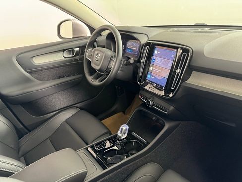 New 2025 Volvo XC40 B5 Plus w/ Protection Package Premier image 8