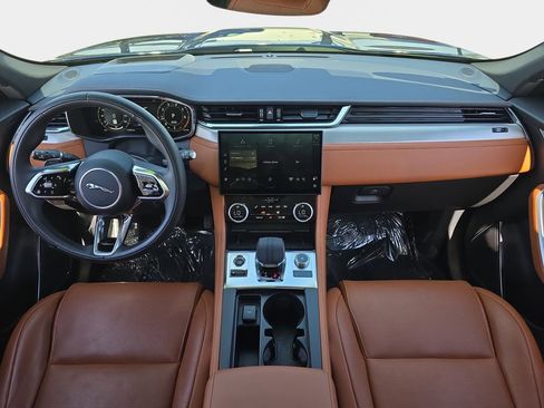 Used 2025 Jaguar F-PACE R-Dynamic S image 9
