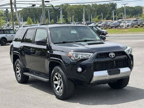 Used 2019 Toyota 4Runner TRD Off-Road AWD/4WD image 2
