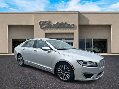 Used 2018 Lincoln MKZ Premiere image 1