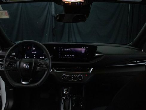 Used 2024 Buick Envista Preferred w/ Advanced Safety Package image 21