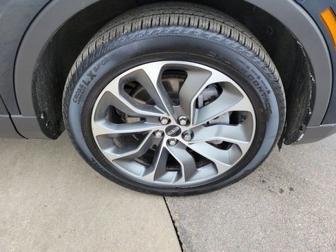 Certified 2023 Lincoln Nautilus Reserve image 18