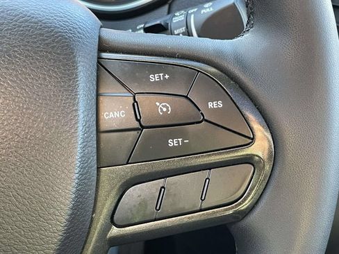 Used 2022 Jeep Cherokee Trailhawk w/ Sun, Sound & Nav Group AWD/4WD image 24
