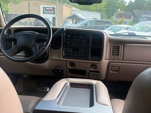 Used 2006 Chevrolet Silverado 2500 LT w/ Heavy-Duty Power Package AWD/4WD image 26