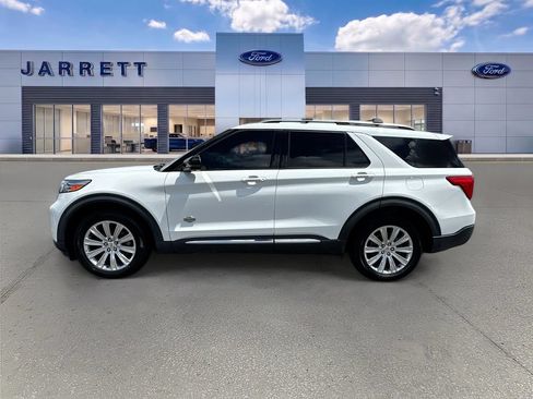 Used 2021 Ford Explorer King Ranch w/ Premium Technology Package AWD/4WD image 4