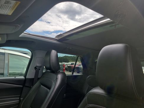 Used 2021 Ford Explorer XLT w/ Equipment Group 202A RWD image 31