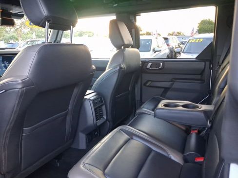 Used 2025 Ford Bronco Outer Banks AWD/4WD image 9