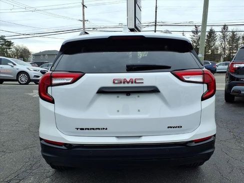 Used 2022 GMC Terrain SLT w/ Tech Package image 6