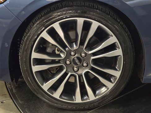 Used 2018 Lincoln Continental Reserve image 20