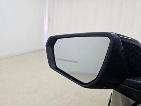 Used 2024 Chevrolet Equinox LT FWD image 13