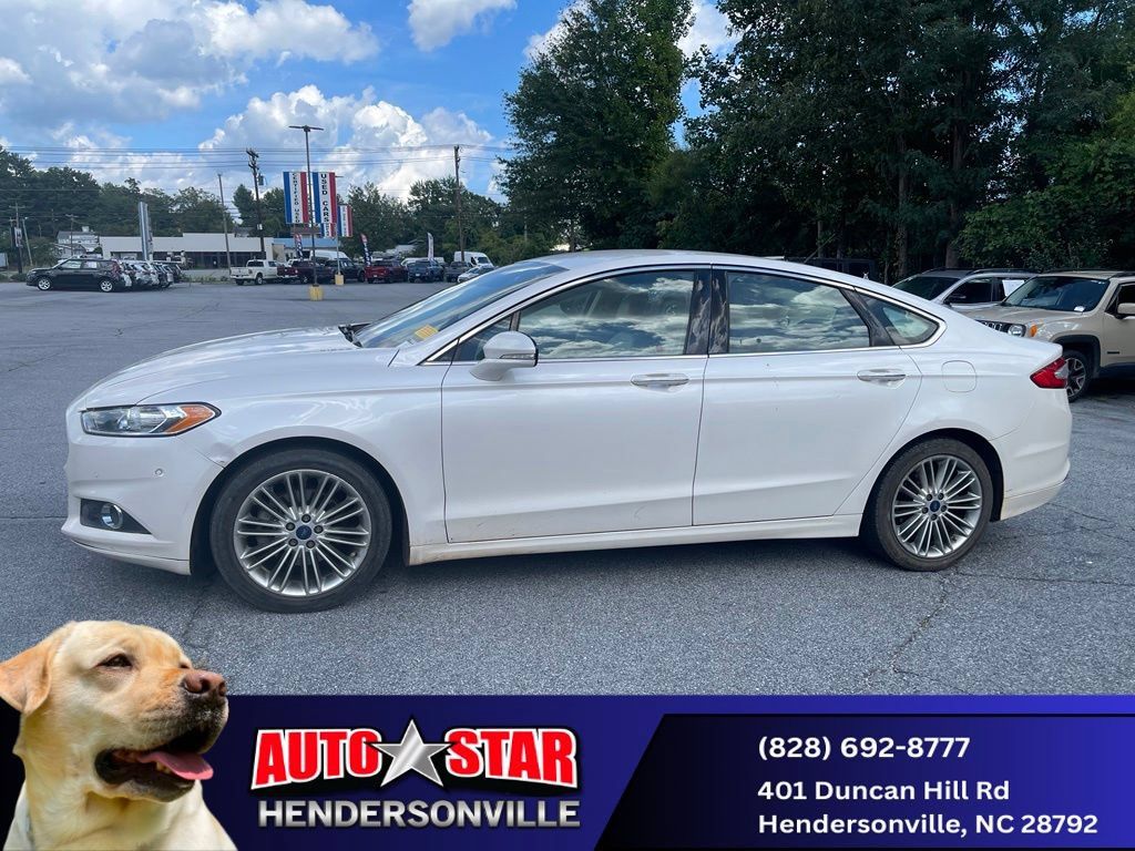 Used 2015 Ford Fusion SE w/ Equipment Group 202A FWD image 4