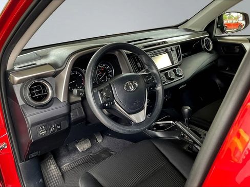 Used 2017 Toyota RAV4 LE image 14