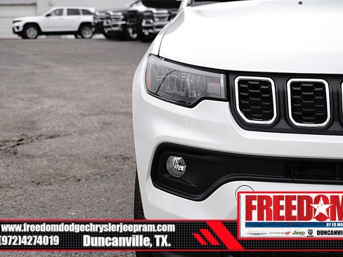 New 2026 Jeep Compass Latitude image 43