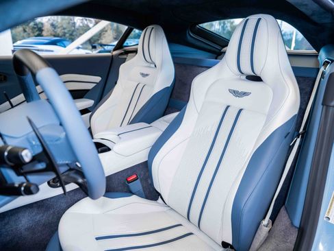 Used 2023 Aston Martin V8 Vantage Coupe RWD image 12
