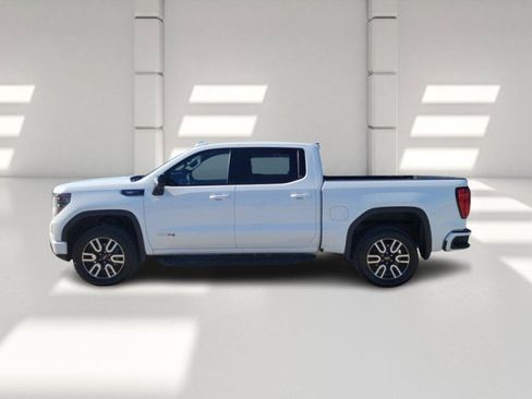 Used 2023 GMC Sierra 1500 AT4 w/ AT4 Premium Package AWD/4WD image 4