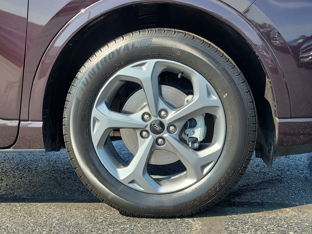 Certified 2023 Ford Escape ST-Line w/ Tech Pack #1 AWD/4WD image 9