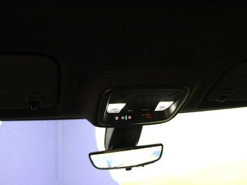 Used 2023 Chevrolet Traverse LT FWD image 21