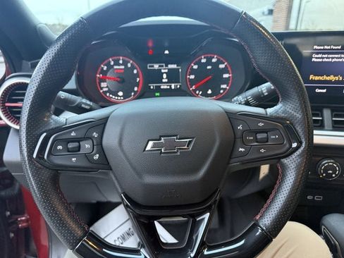 Used 2024 Chevrolet Trax RS w/ Sunroof Package image 15