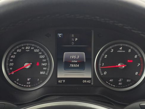 Used 2017 Mercedes-Benz GLC 300 4MATIC Coupe image 39