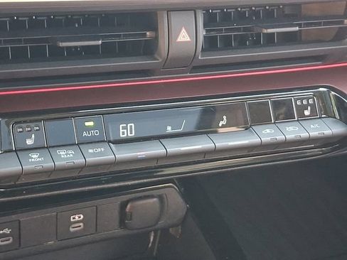 Used 2023 Toyota Prius Prime FWD image 14