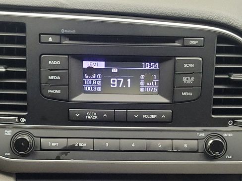 Used 2018 Hyundai Elantra SE FWD image 25