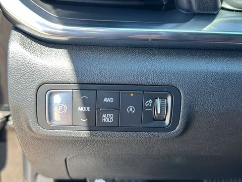 Used 2025 GMC Terrain Elevation AWD/4WD image 32