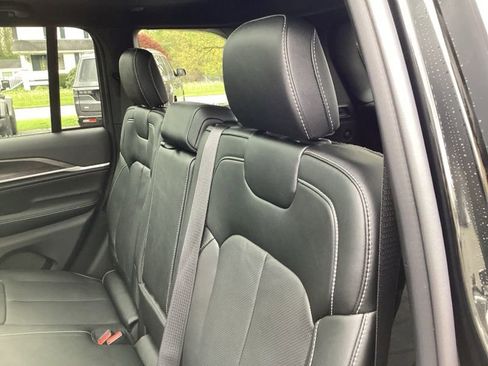 New 2026 Jeep Grand Cherokee Limited AWD/4WD image 19