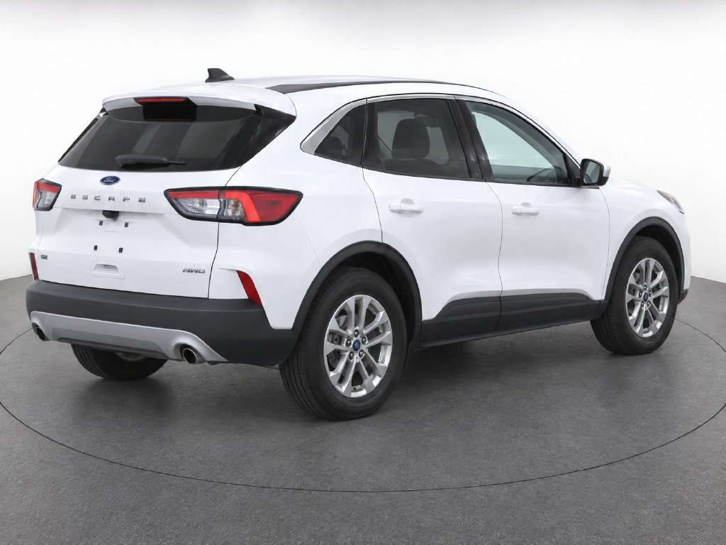 Used 2021 Ford Escape SE w/ Convenience Package AWD/4WD image 3