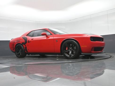 Used 2018 Dodge Challenger SRT Hellcat RWD image 53
