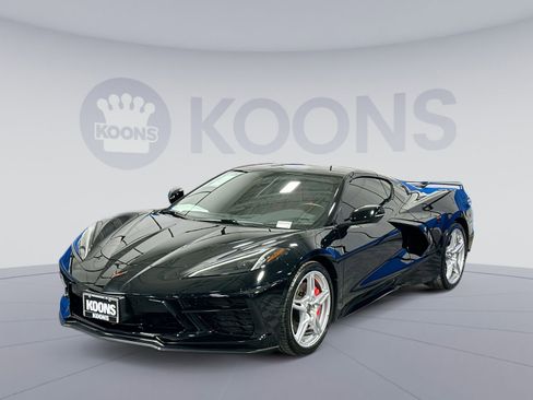 Used 2021 Chevrolet Corvette Stingray Coupe w/ Z51 Performance Package image 1
