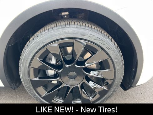 Used 2023 Tesla Model Y Long Range AWD/4WD image 11