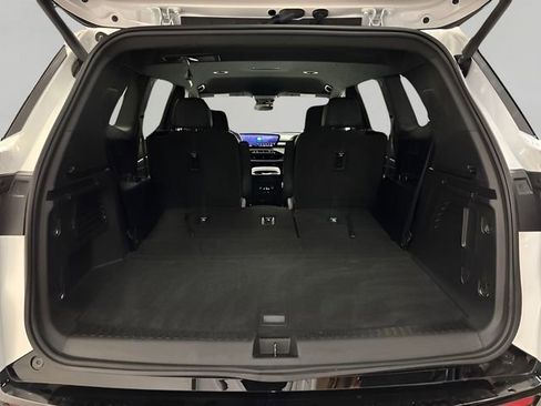 Used 2025 Buick Enclave Sport Touring image 21