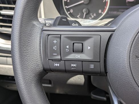 Used 2024 Nissan Rogue SV FWD image 22