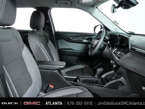 Used 2025 Chevrolet TrailBlazer LT AWD/4WD image 20