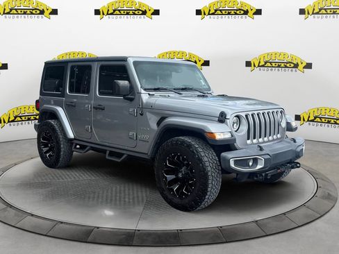 Used 2019 Jeep Wrangler Unlimited Sahara AWD/4WD image 7