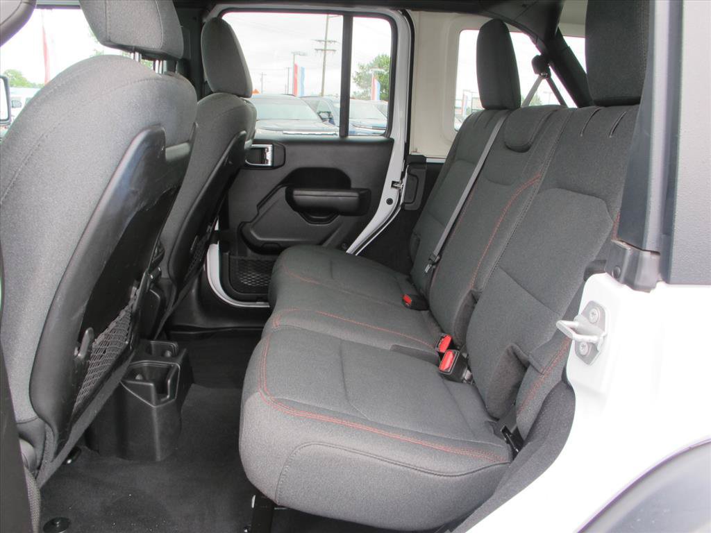Used 2025 Jeep Wrangler Unlimited Rubicon AWD/4WD image 16