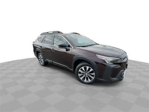 Used 2023 Subaru Outback Limited image 2